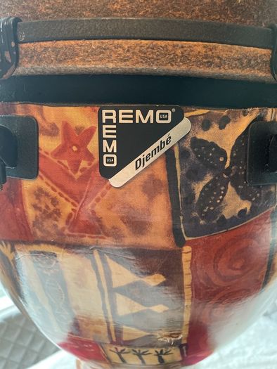 Remo Mondo Djembe 16"