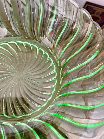 Uranium Green Vintage Glass Carnival Serving Bowl by Bagley UK