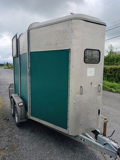 505 horse box