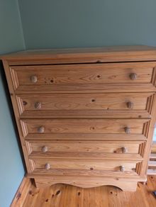 chest of drawers