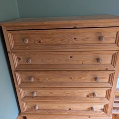 chest of drawers