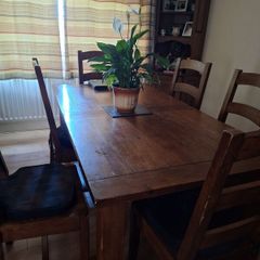 Dining room table 6 chairs