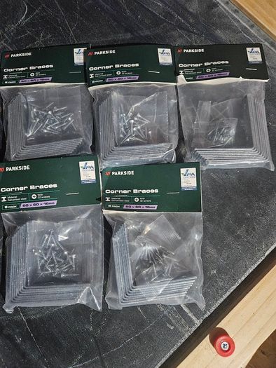 Corner braces x 5 packets