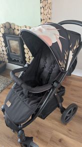 Beautiful Lionelo Stroller - Excellent Condition