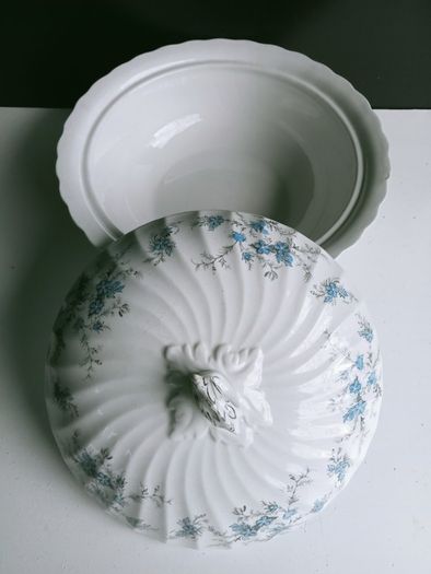 Myotts "Sound of Music" Lidded Tureen