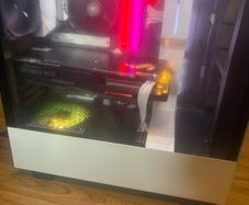 white gaming pc