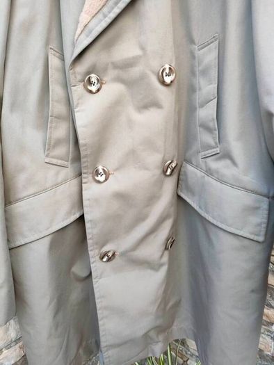 Vintage 80s JW Balfour overcoat  Size XL -XXL , measurements in the photos  Faux fur lined  Multiple pockets  Great condition for its age  Extremely warm