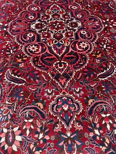 Magnificent Large Persian Bakhtiari Rug | Hand-Knotted Wool | 380cm X 260cm
