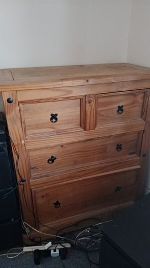 chest of drawers