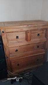 chest of drawers