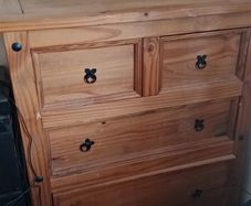 chest of drawers