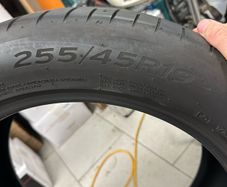 Tesla Y Tyre 19