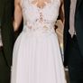 Wedding dress with detachable train + veil Image 2