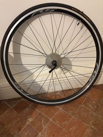 Complete Wahoo Smart Indoor Cycling Setup and Cannondale Road Bike