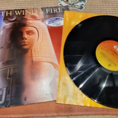 Earth, Wind & Fire - Raise!
