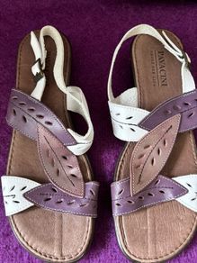 Sandals - Pavacini Sandals Size 6