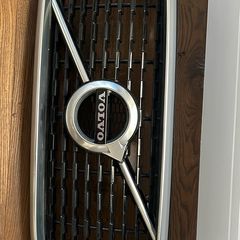 Front bumper upper radiator grill for Volvo XC60 2020