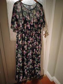Yours London curve Plus Size Black Floral Print Maxi Smock Dress. Like new.
