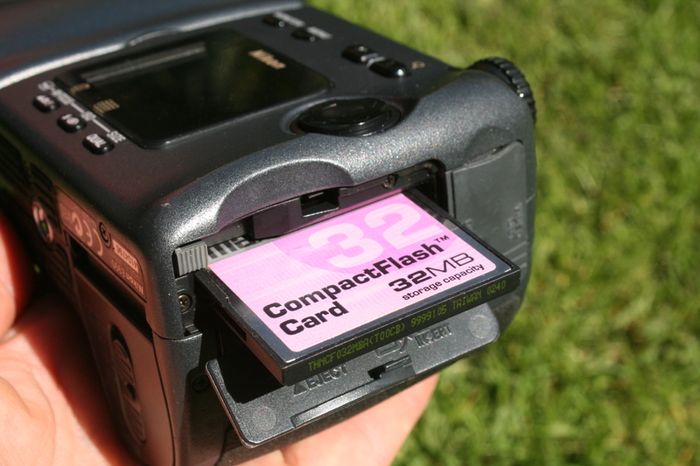 Nikon Coolpix 990/E990 3.2MP Digital Compact Camera Tested
