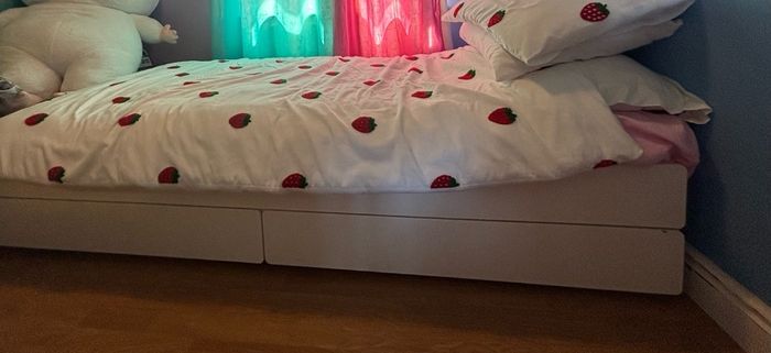 Sklat bed frame with pull out bed and storage