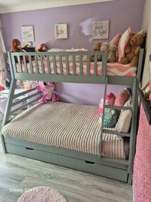 triple bunk bed