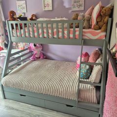 triple bunk bed