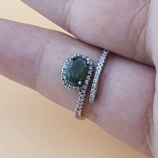 Vintage 925 Sterling Silver Green Tourmaline Ring Natural Gemstone Elegant Handmade Jewelry