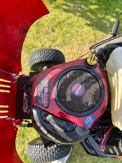 Ride on lawnmower