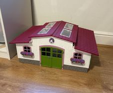 Schleich horse stable/barn
