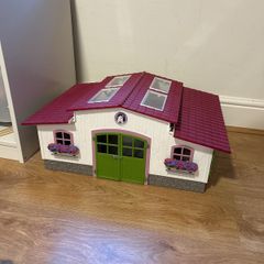 Schleich horse stable/barn