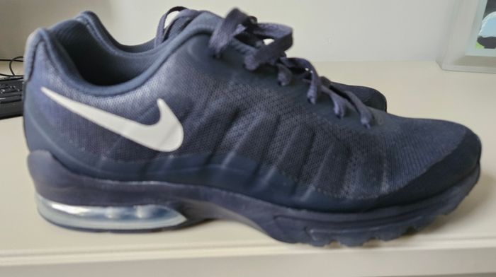 Nike  Air Max Invigor Mens Trainers Size 9UK