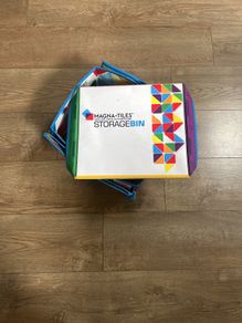 Magnatile storage box/mat