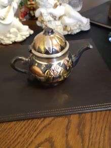 Tea pot ornament