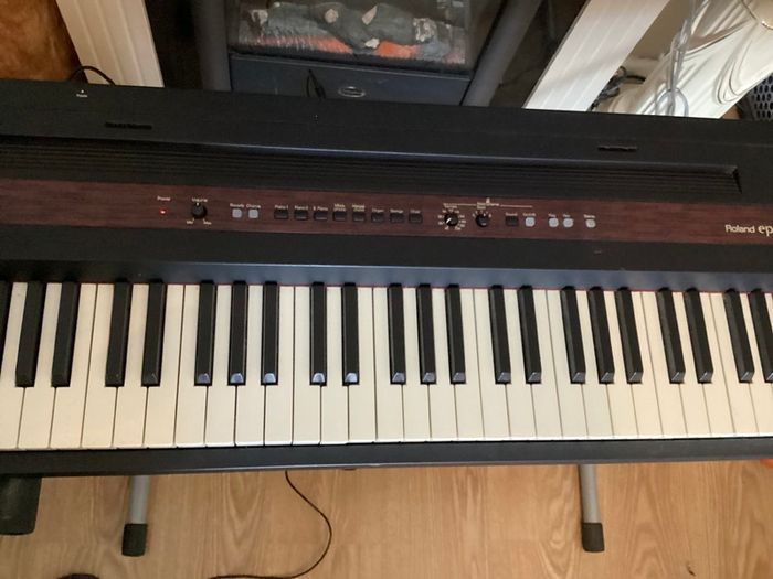 Roland Digital keyboard Piano (76 weight keys) in good condition