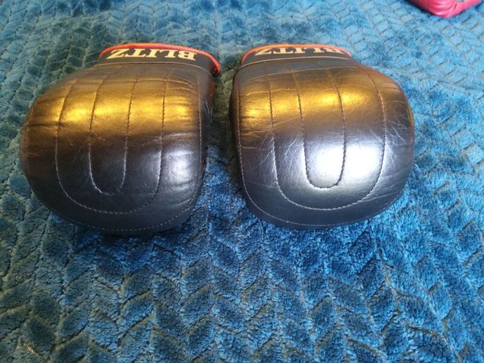 Boxing glove and pad bundle