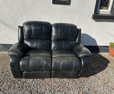 2 seater recliner by 2