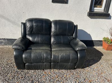 2 seater recliner by 2