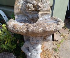 Garden bird bath