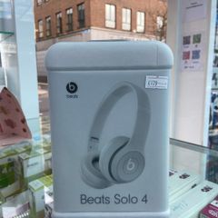 Beats Solo 4