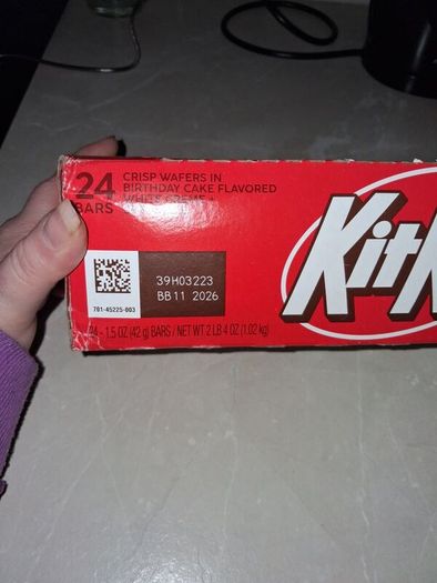 kitkat birthday cake bars