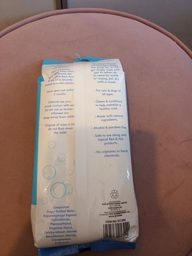 Pet shampoo wipes