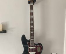 Squier Bass VI