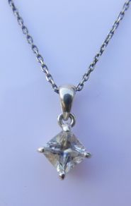 Sterling Silver Princess Cubic Zirconia Solitaire Pendant Necklace (L18" - 2,56g)