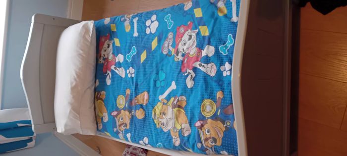 Toddler bed