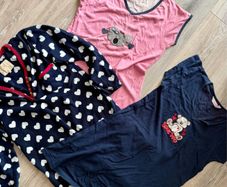Woman's girls nightwear nightdress sleepwear pyjamas