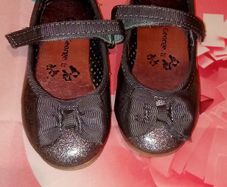 Girls shoes size 22