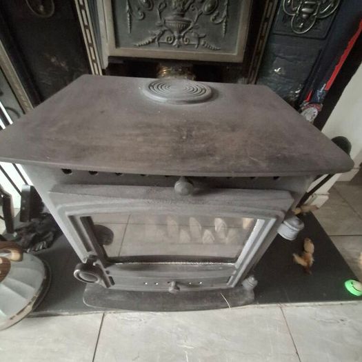 Solid fuel stove, 7Kw