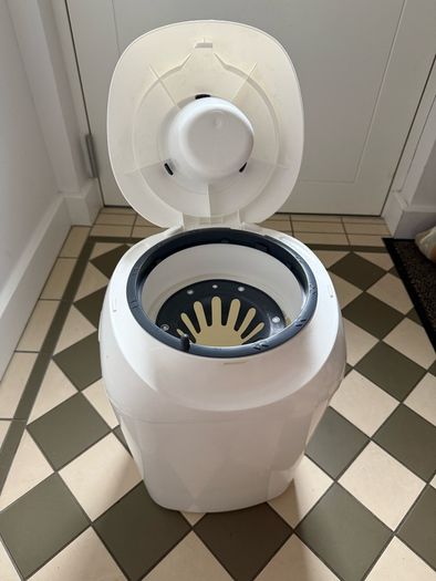 2x Tommee Tippee Nappy bin