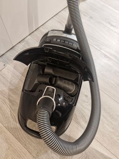 Miele vacuum cleaner