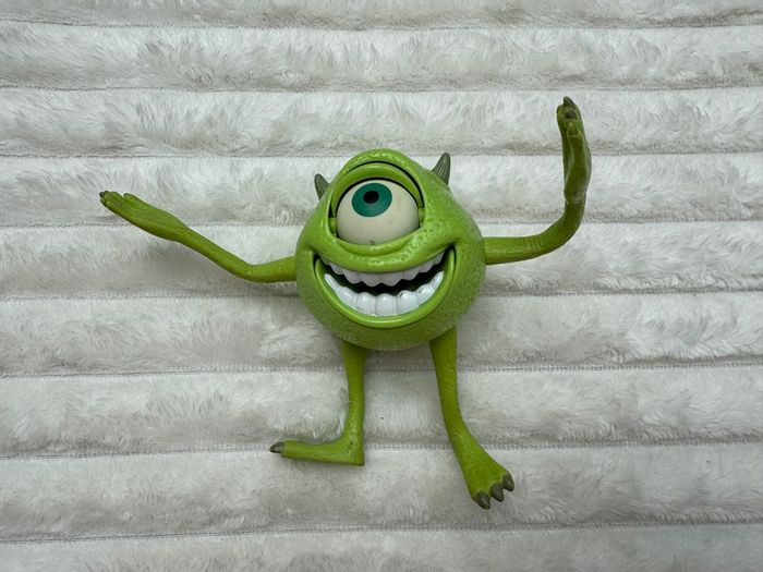 2002 Mike Wazowski approx. 13 cm. McDonald's Disney Monsters Inc CAN'T STAND Used Please see photos